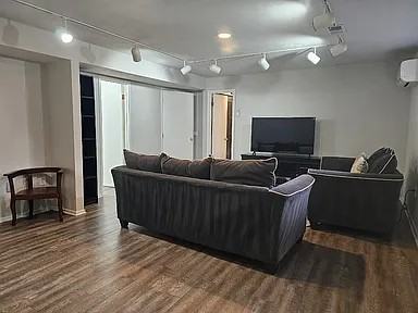 1217 Edgevale Rd #B - Photo 2 of 14