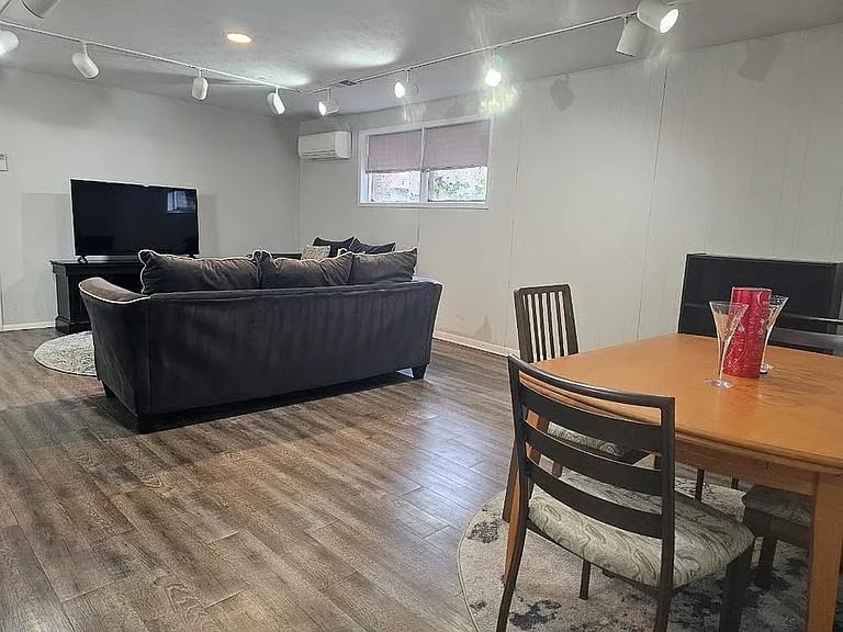 1217 Edgevale Rd #B - Photo 4 of 14