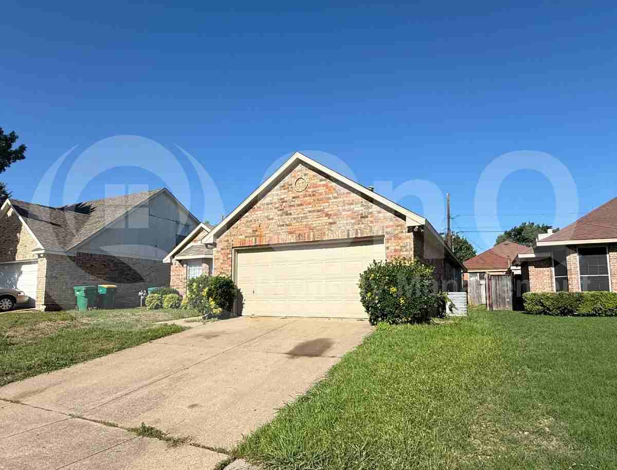 733 Rockett Ln - Photo 2 of 21