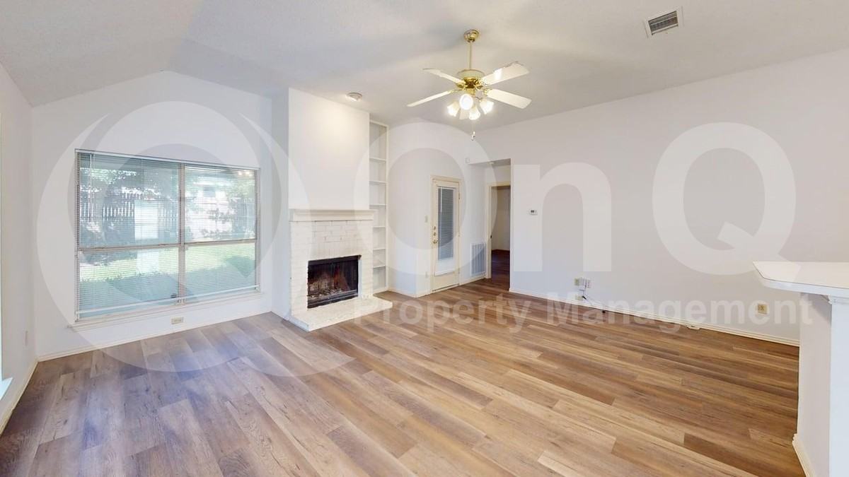 733 Rockett Ln - Photo 7 of 21