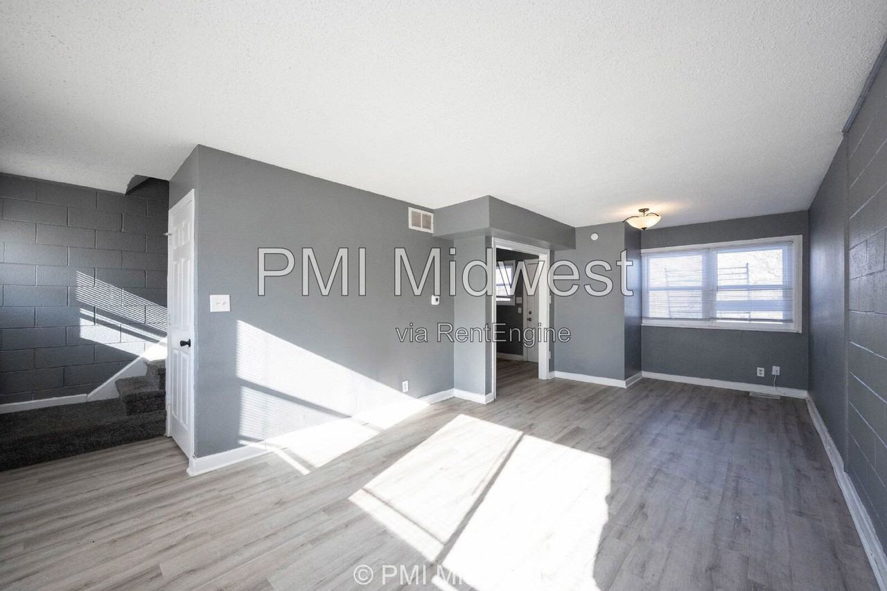 6056 E 16th St - Photo 4 of 15