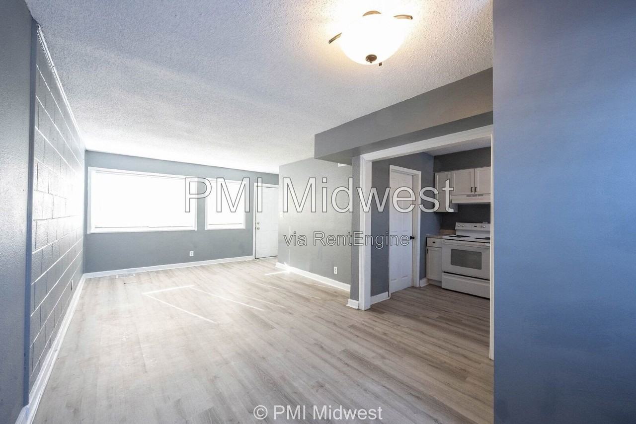 6056 E 16th St - Photo 5 of 15