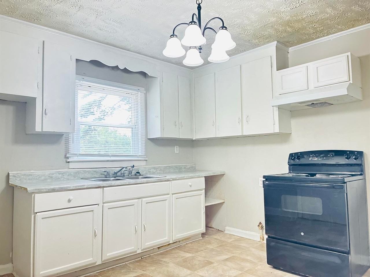 4614 Morgan St - Photo 4 of 22