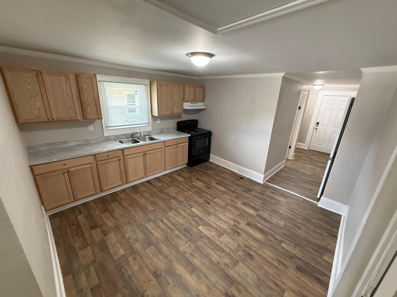 421 Carolina Ave - Photo 4 of 20