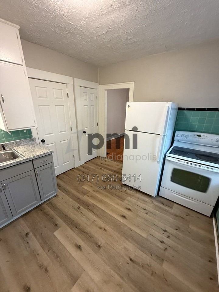 1504 S Randolph St - Photo 5 of 25