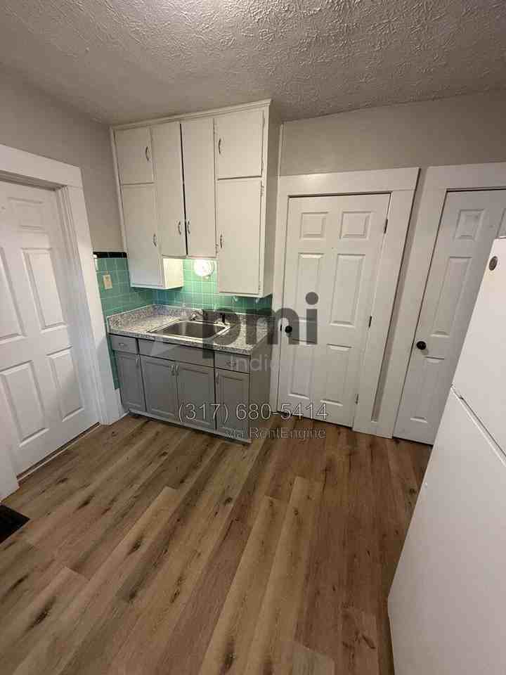 1504 S Randolph St - Photo 6 of 25