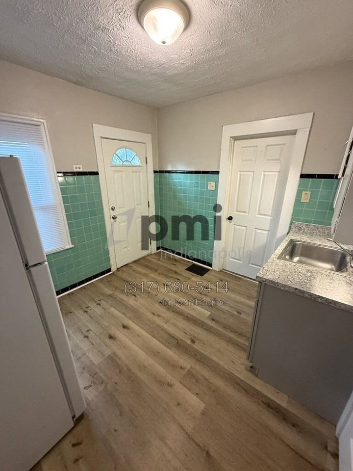 1504 S Randolph St - Photo 7 of 25