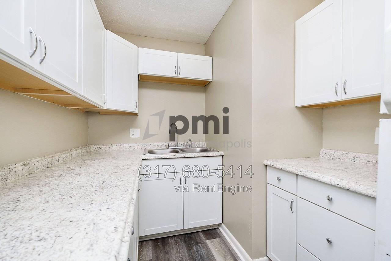 6220 E 11th St #102 - Photo 7 of 24