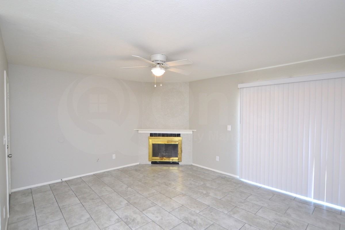 10821 N 15th Ln #2 - Photo 4 of 12
