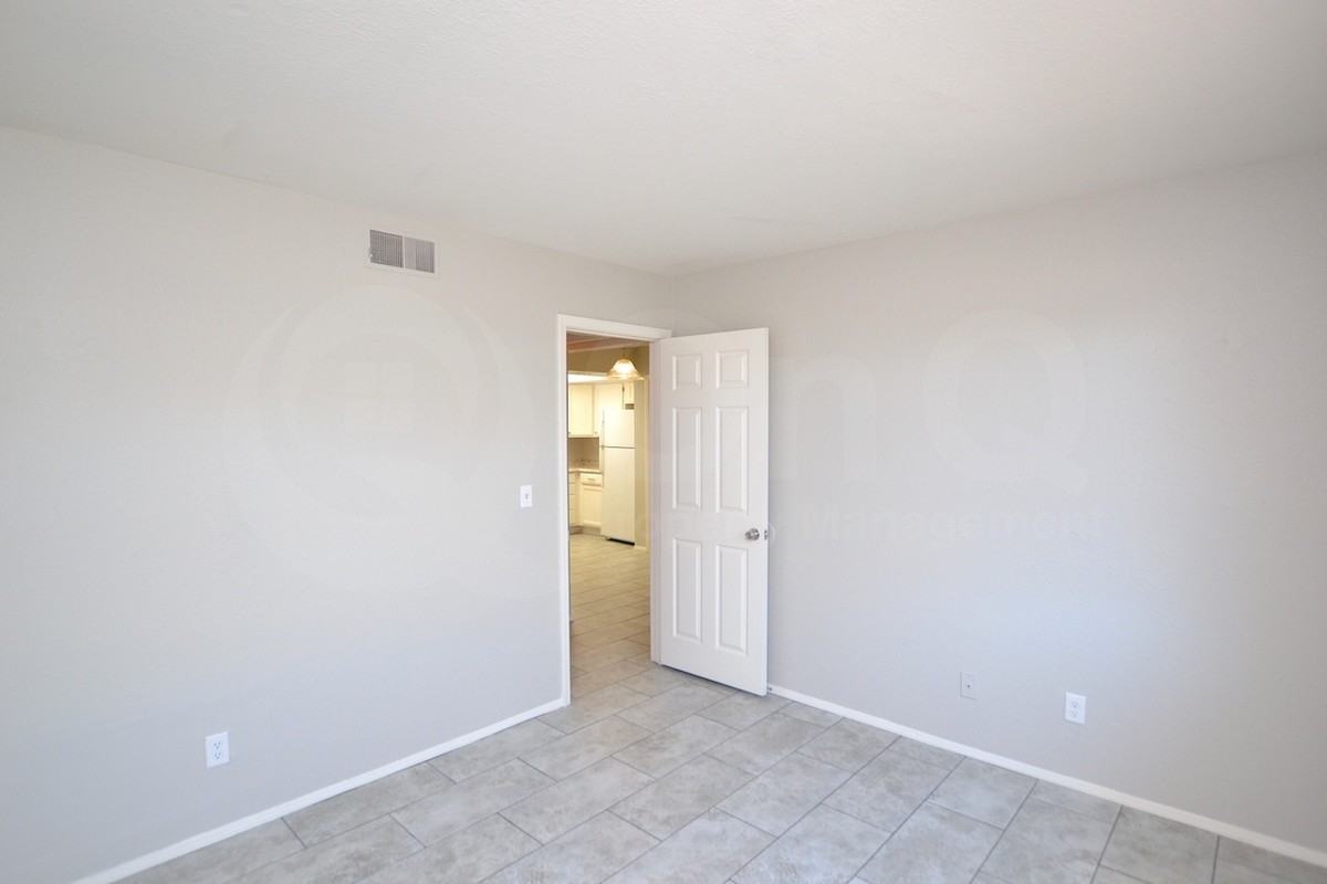 10821 N 15th Ln #2 - Photo 5 of 12