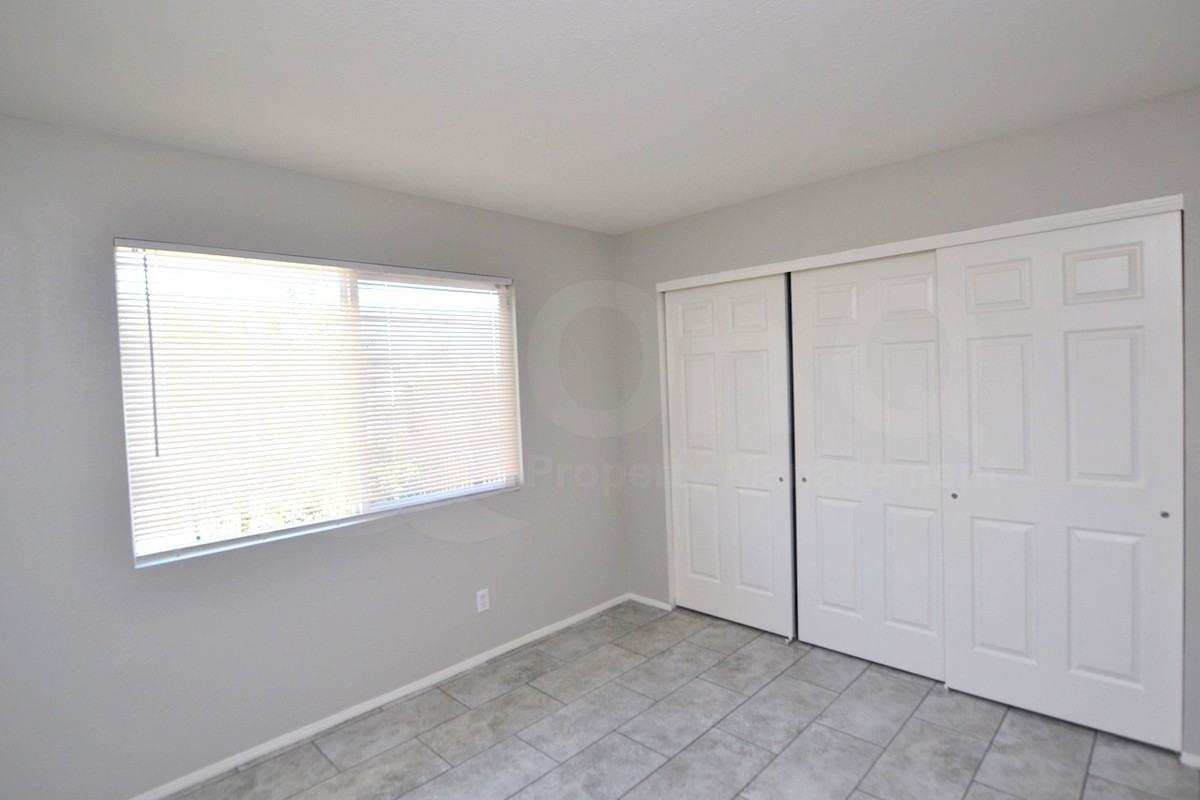10821 N 15th Ln #2 - Photo 6 of 12