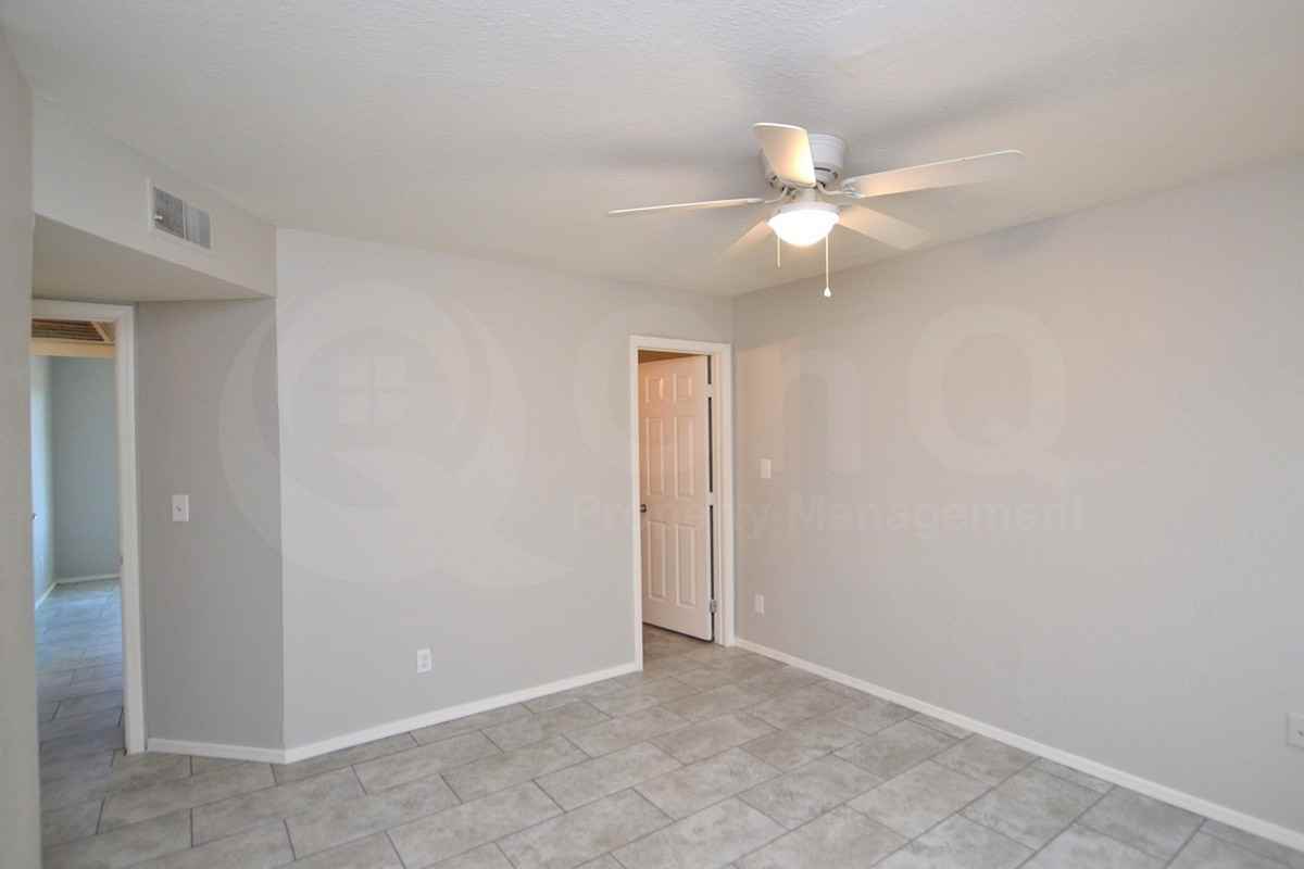 10821 N 15th Ln #2 - Photo 7 of 12