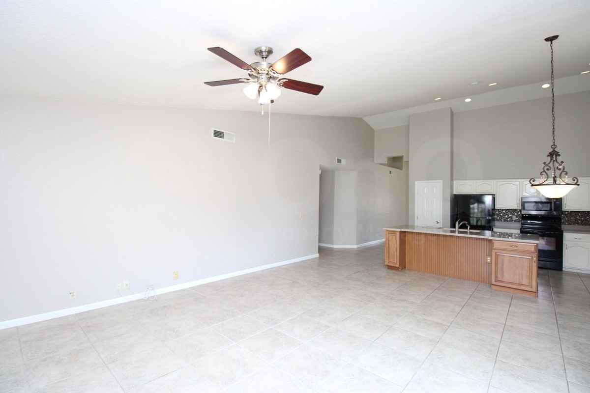 2011 E Lodge Dr - Photo 5 of 25