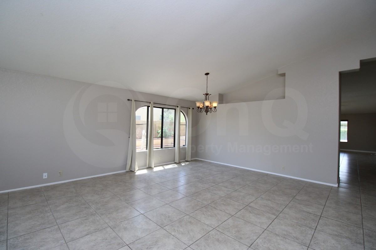 2011 E Lodge Dr - Photo 7 of 25