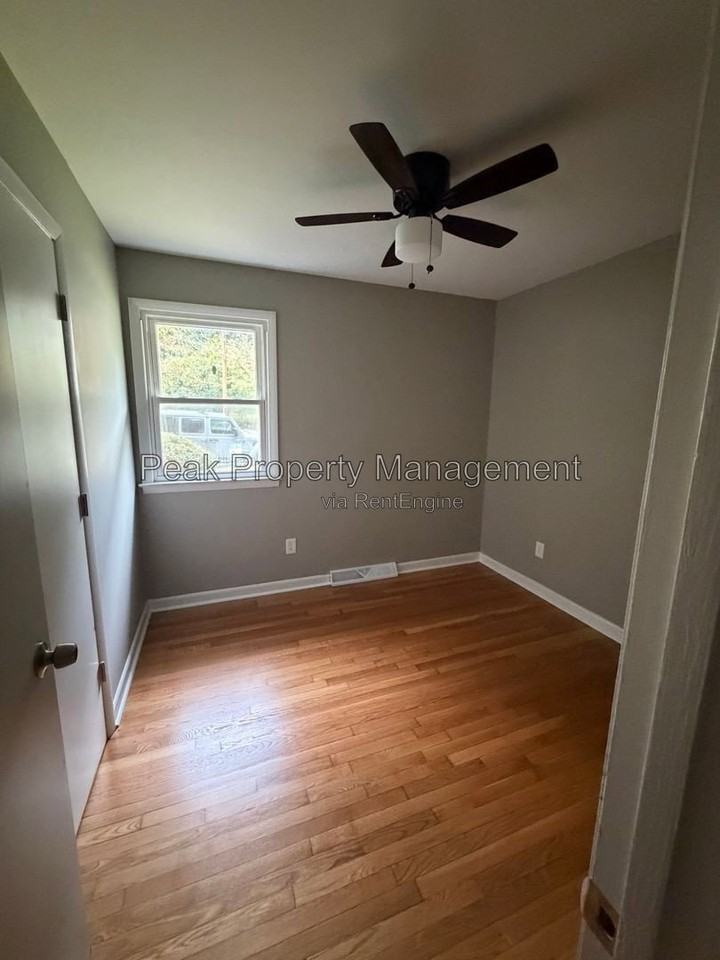 502 S 19th Ave - Photo 3 of 8