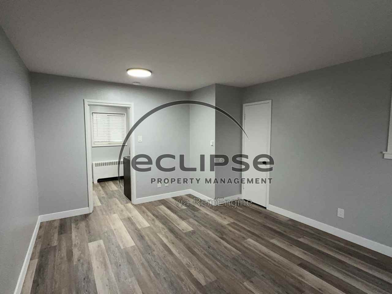 1823 Gunnison Ave - Photo 3 of 20