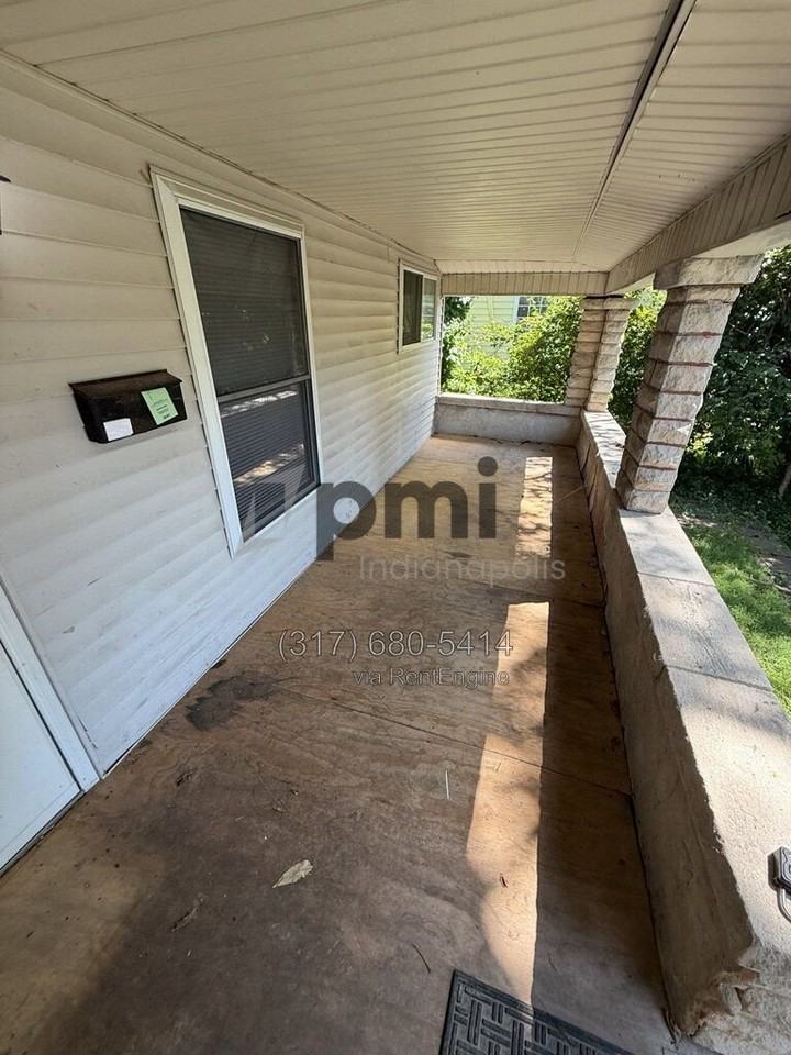 315 E 11th St - Photo 4 of 41