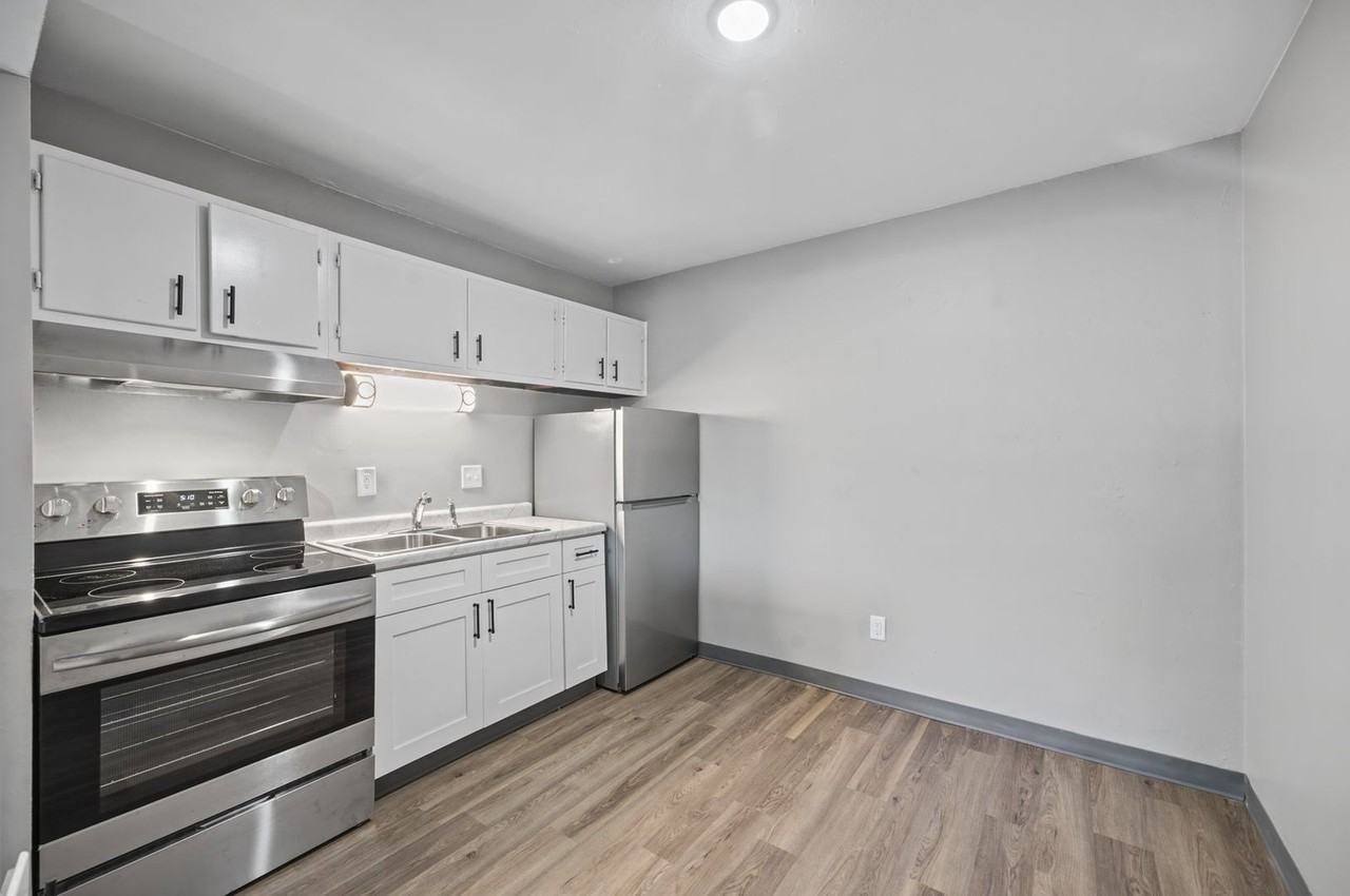 1832 Winton Ave #202 - Photo 4 of 15
