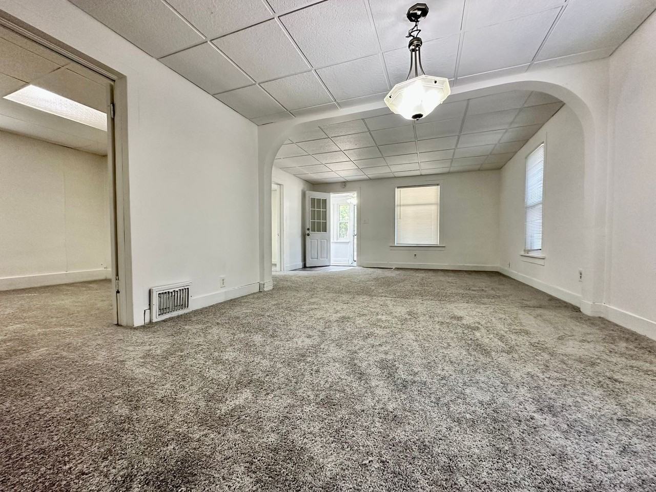 2528 Hoyt St - Photo 6 of 13