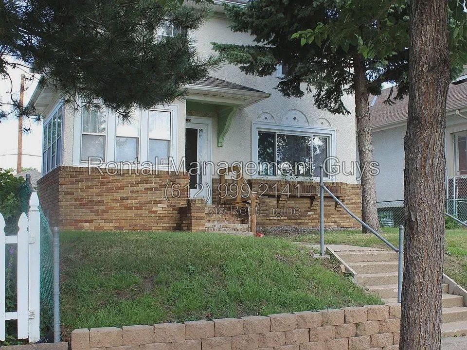 1610 Sheridan Ave N - Photo 2 of 20