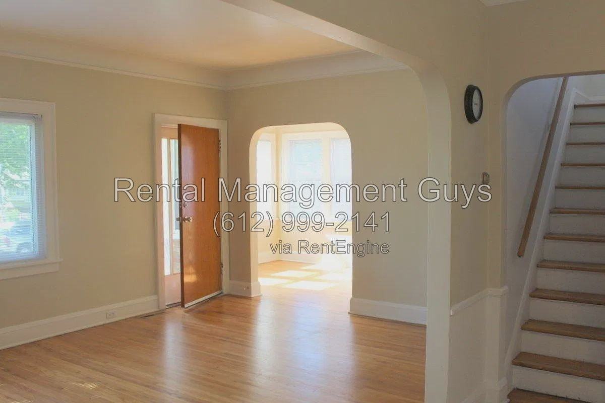 1610 Sheridan Ave N - Photo 3 of 20