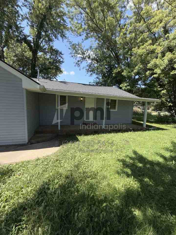 2077 Cicero Rd - Photo 4 of 34