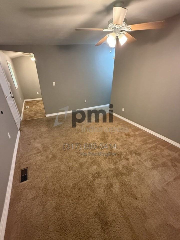 2077 Cicero Rd - Photo 7 of 34