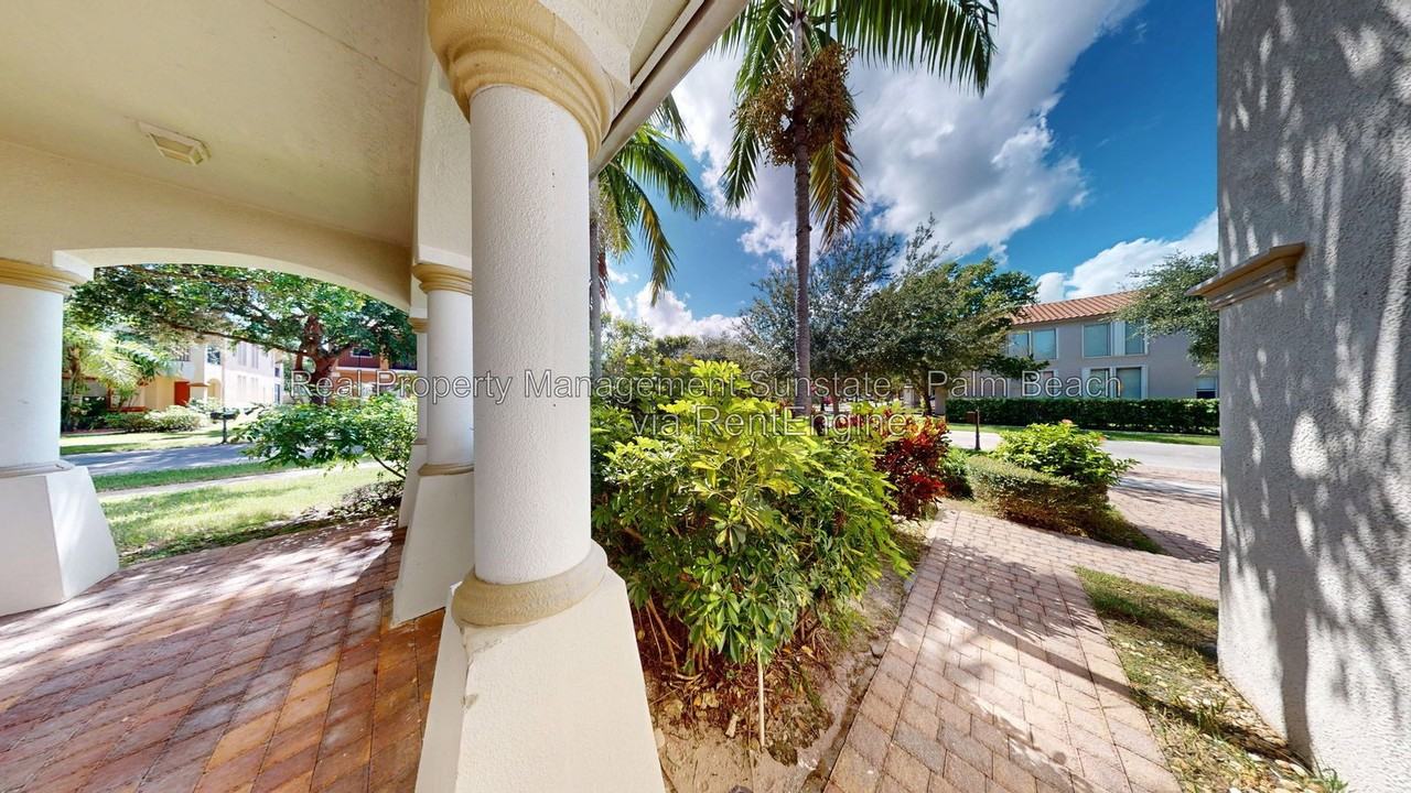 630 Triana St - Photo 2 of 48