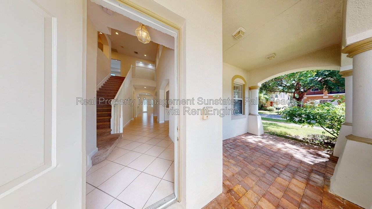 630 Triana St - Photo 3 of 48