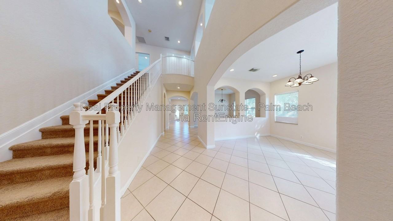 630 Triana St - Photo 4 of 48