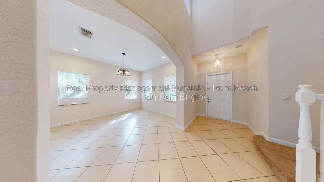 630 Triana St - Photo 5 of 48