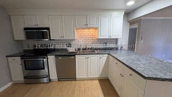 featured image of 3 Philbrick Ln #4