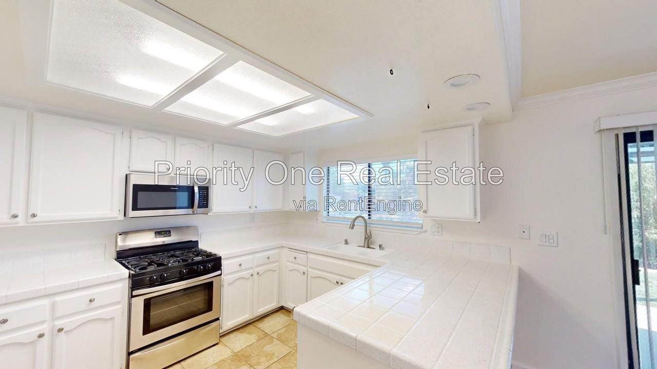 13308 Lakeview Way - Photo 6 of 28