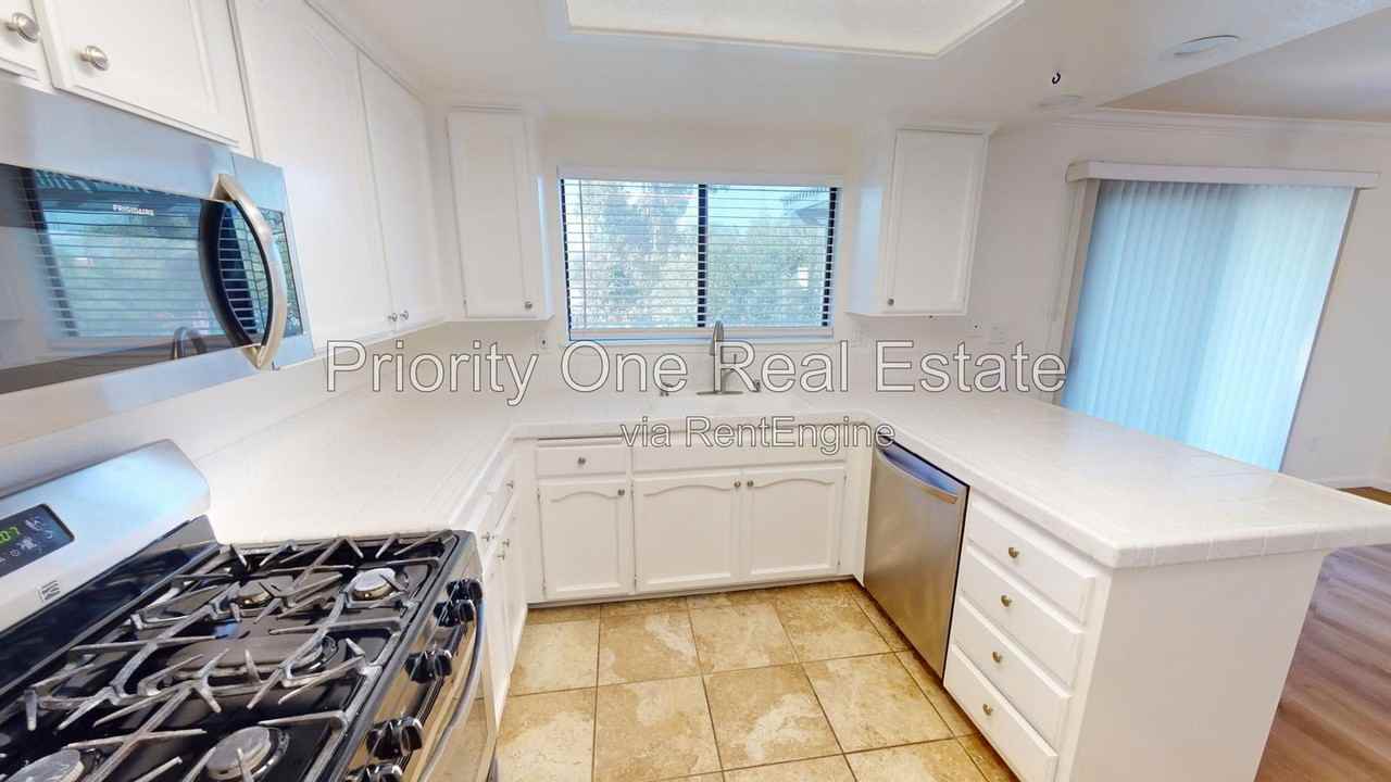 13308 Lakeview Way - Photo 7 of 28