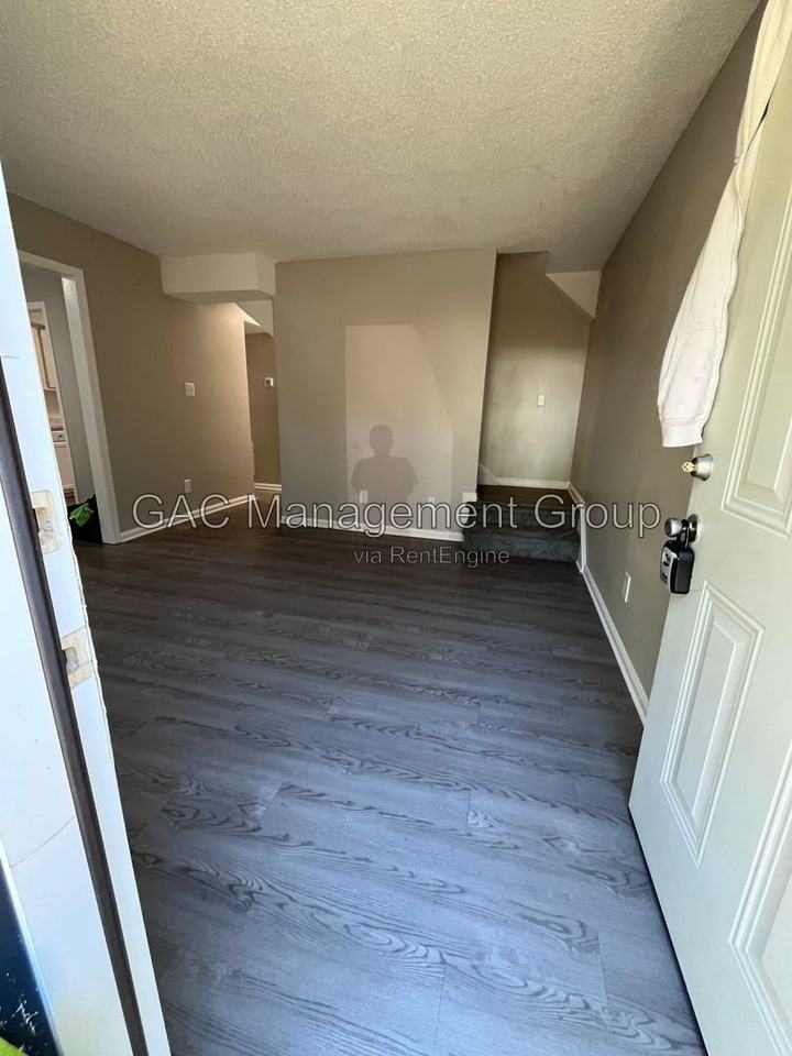 4349 Grove Ave #D - Photo 4 of 15