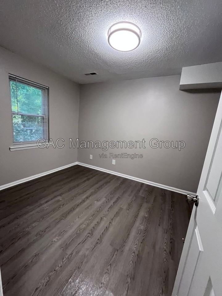4349 Grove Ave #D - Photo 5 of 15