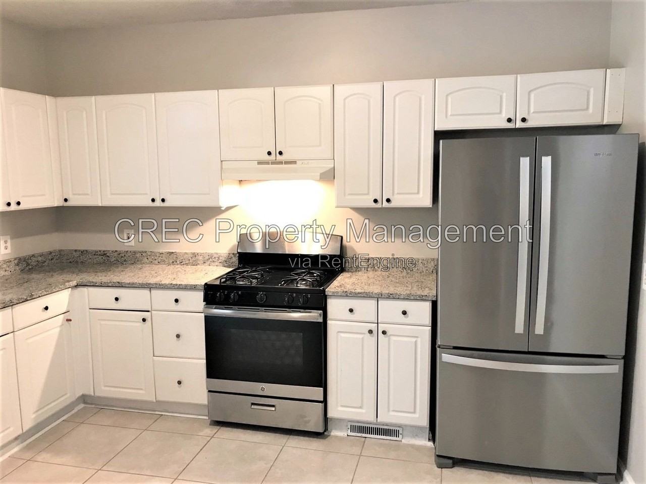205 Foster St - Photo 4 of 17