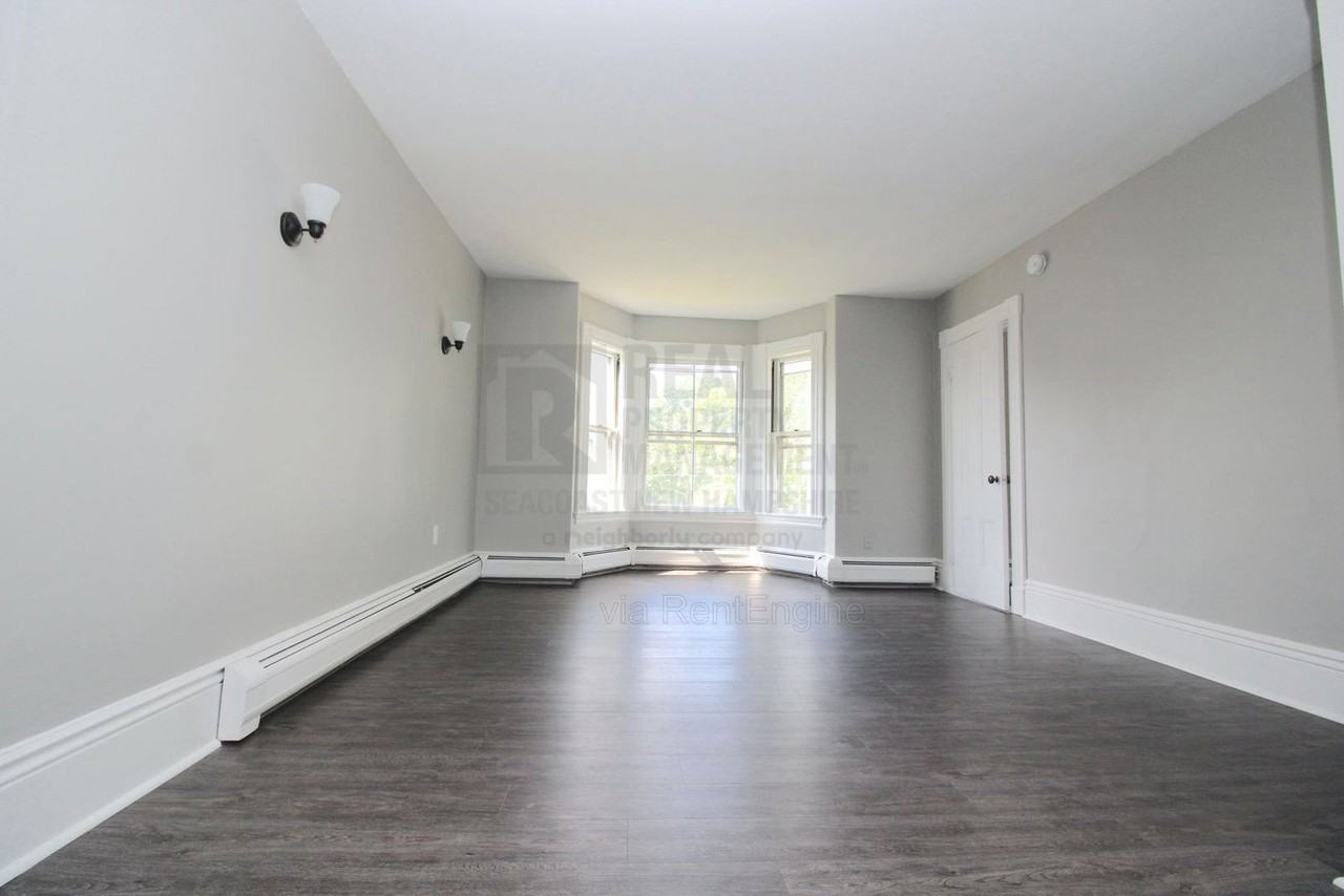20 Pearl St #C - Photo 2 of 8