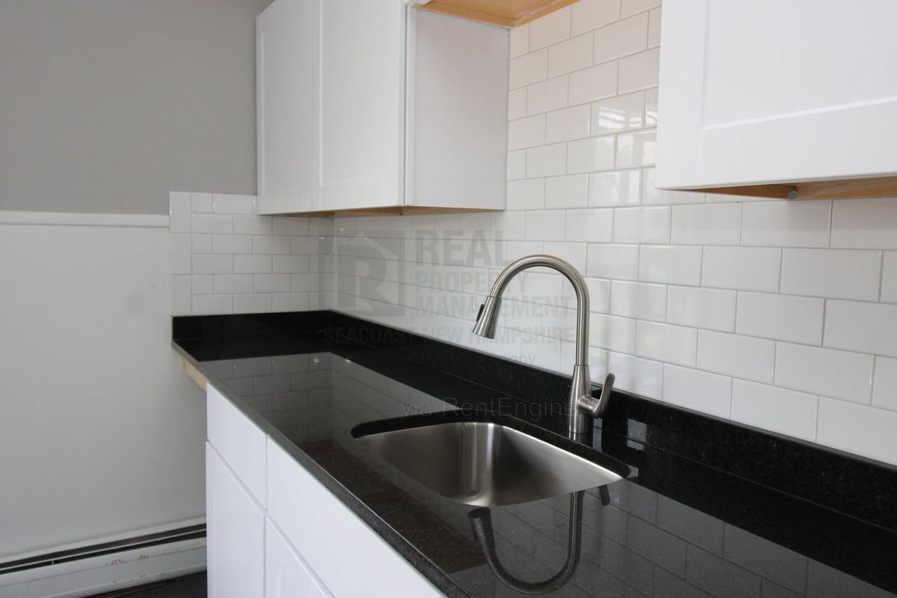 20 Pearl St #C - Photo 4 of 8