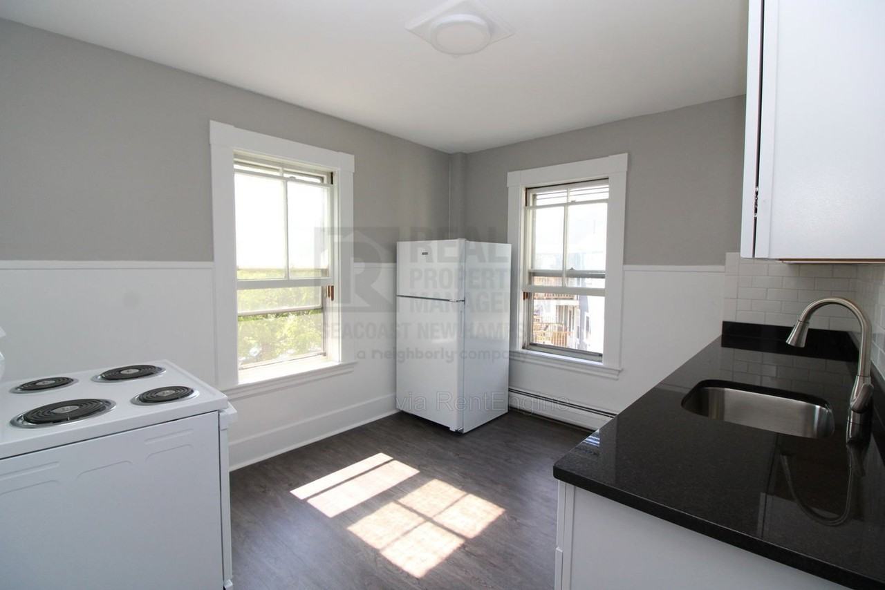 20 Pearl St #C - Photo 5 of 8