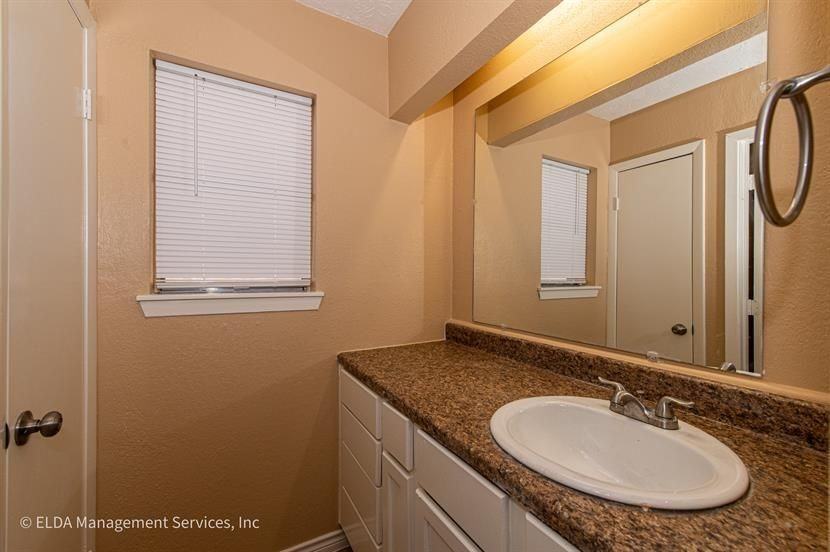 12834 Timothy Dr - Photo 6 of 23