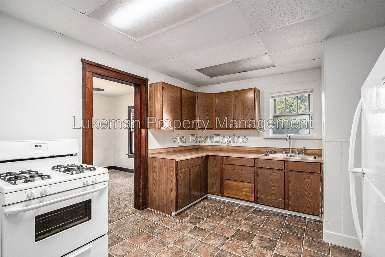 2826 Courtlandt Ave - Photo 7 of 19
