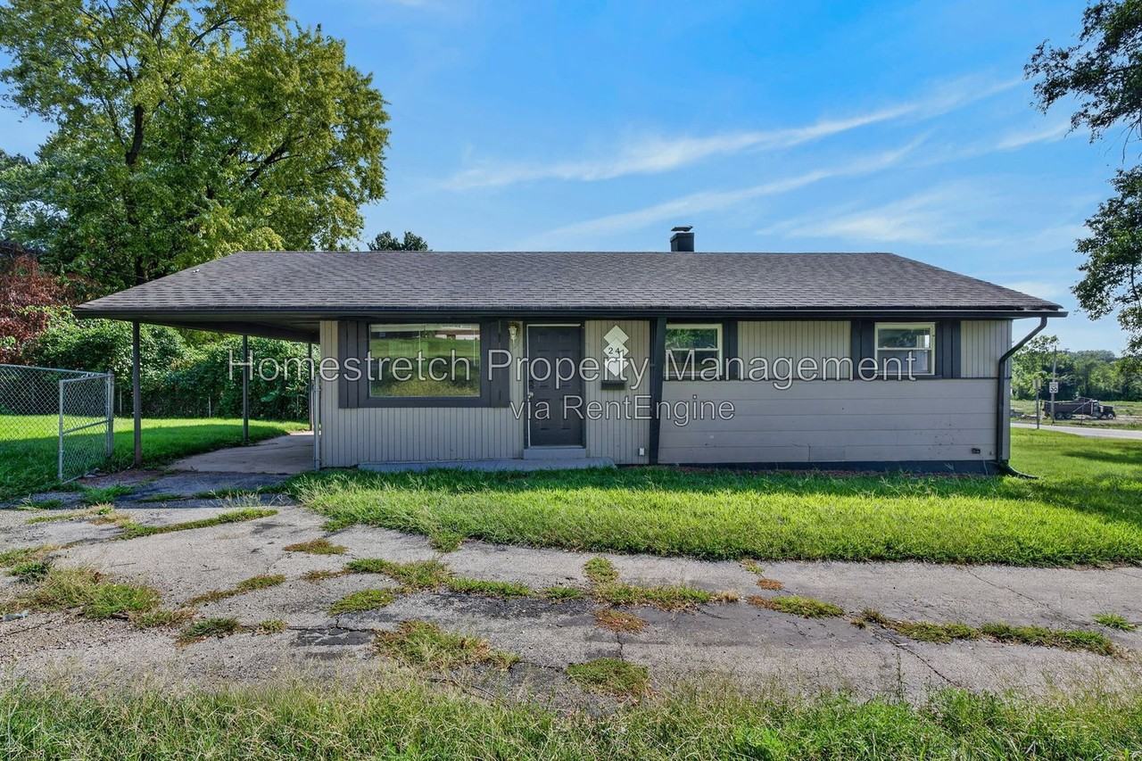 24 Shepley Dr - Photo 2 of 26