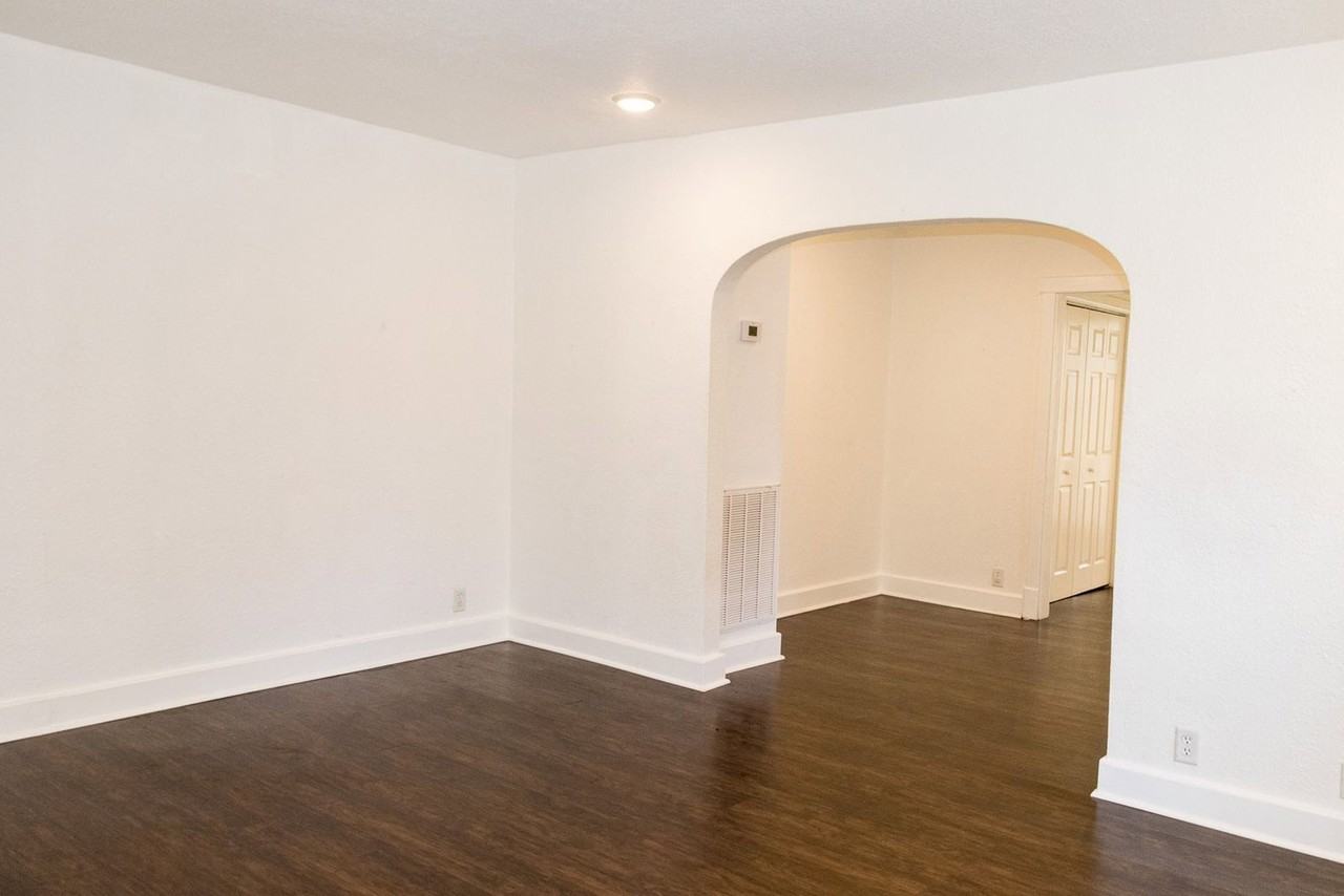 909 S Chattanooga St #B - Photo 2 of 15