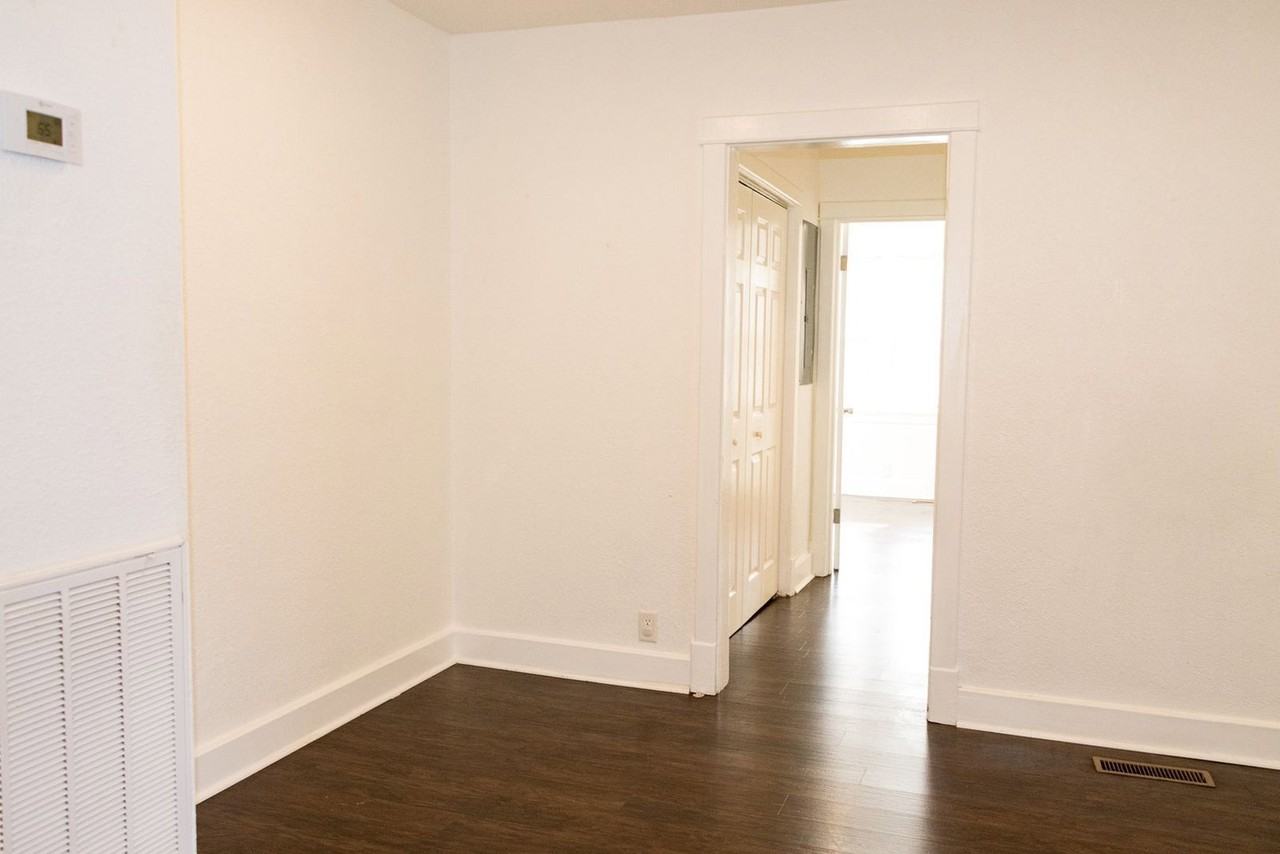 909 S Chattanooga St #B - Photo 4 of 15