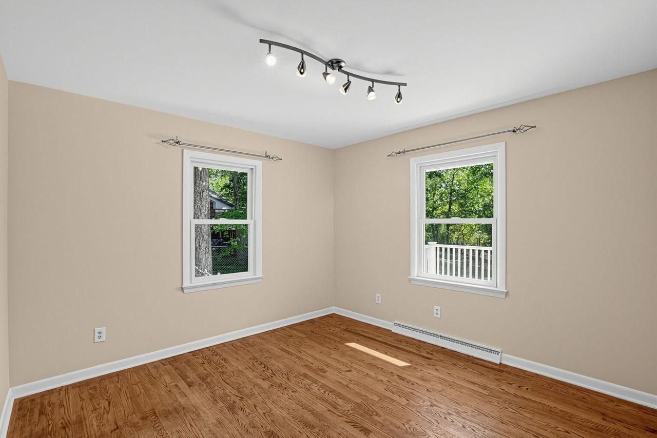 23064 Town Creek Dr - Photo 5 of 16