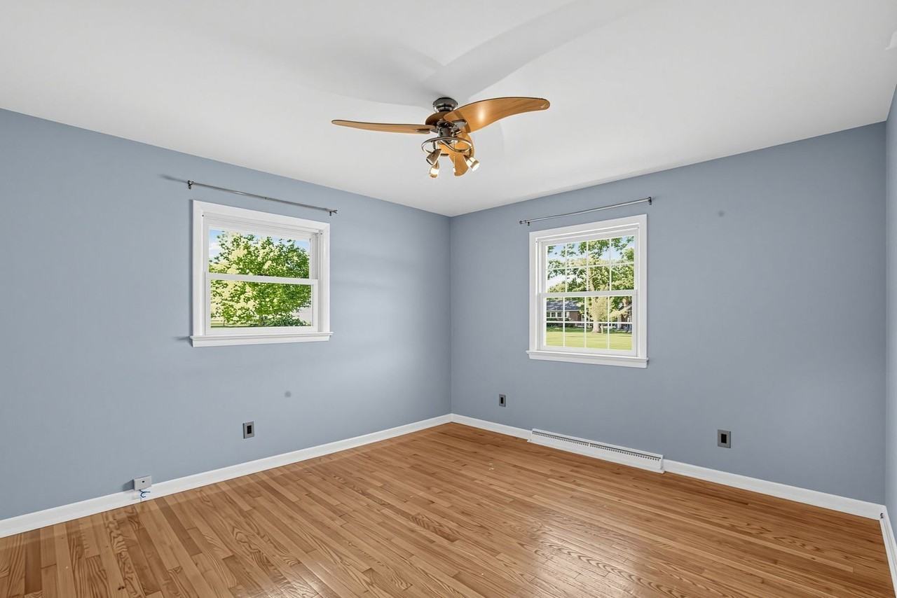 23064 Town Creek Dr - Photo 6 of 16