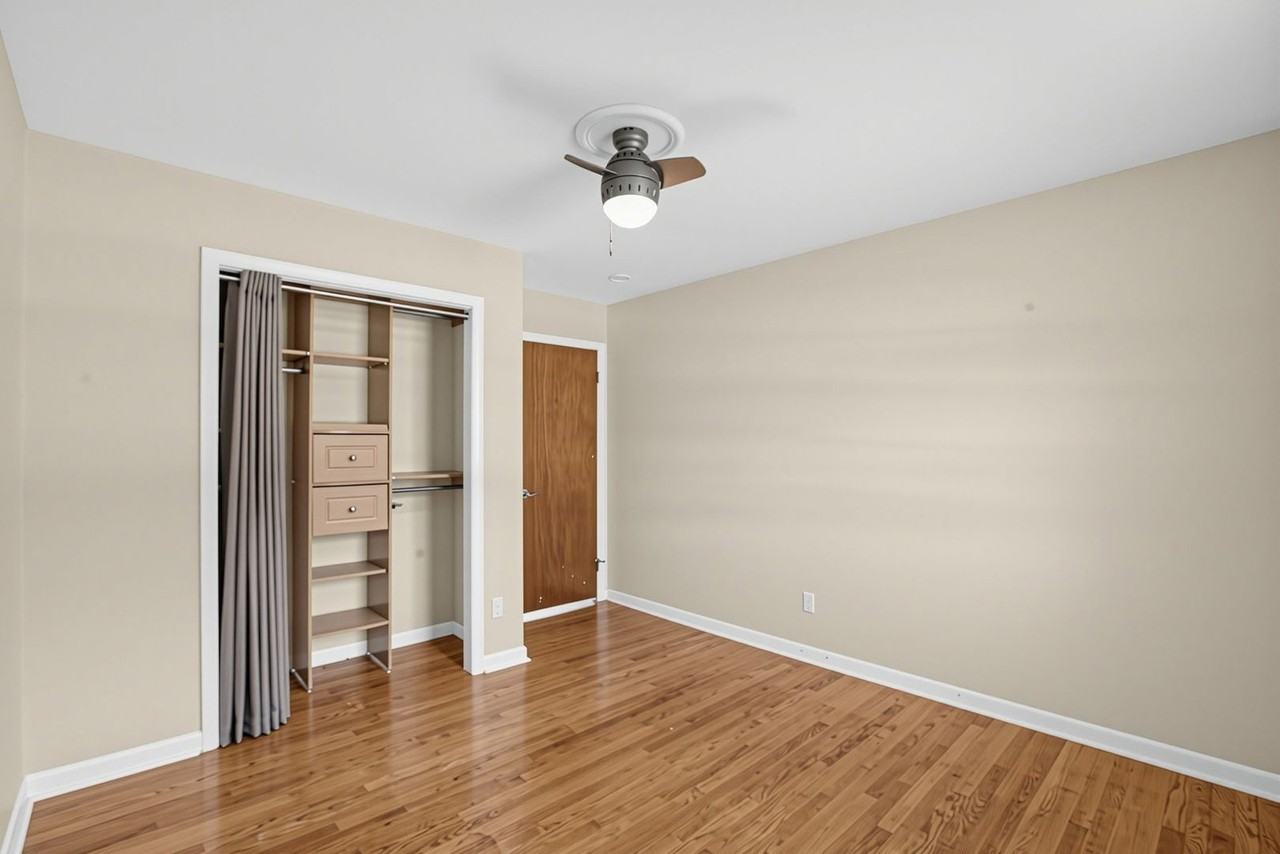 23064 Town Creek Dr - Photo 7 of 16
