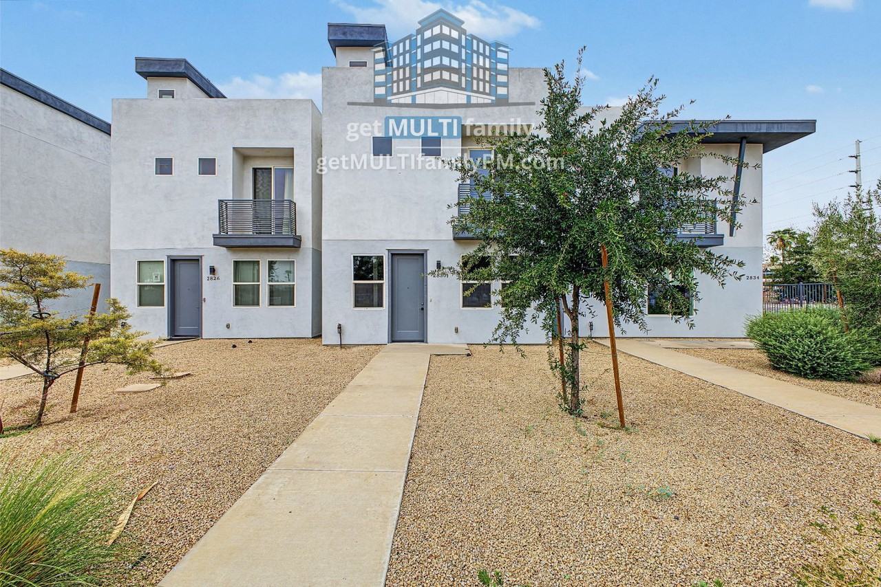 2830 N 19th Ave - Photo 4 of 50