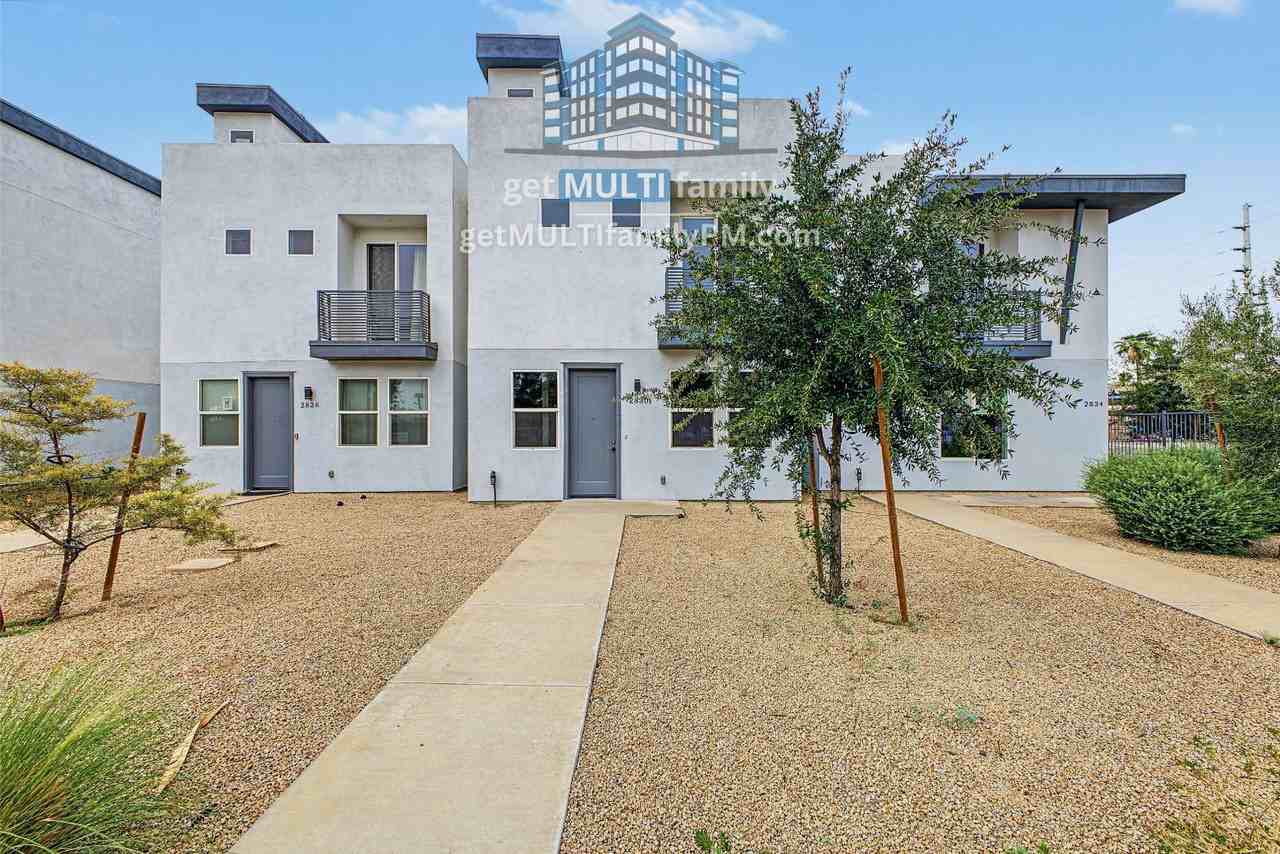 2830 N 19th Ave - Photo 5 of 50